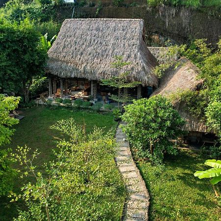 Dinh Gia Trang - Homestay & Coffee The Ruong Esterno foto