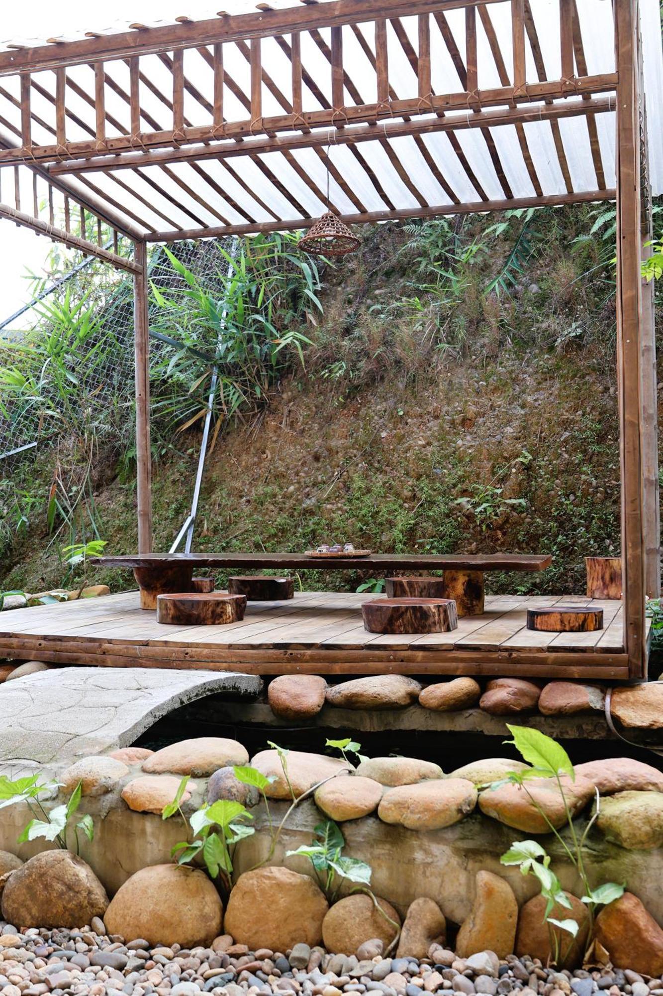 Dinh Gia Trang - Homestay & Coffee The Ruong Esterno foto